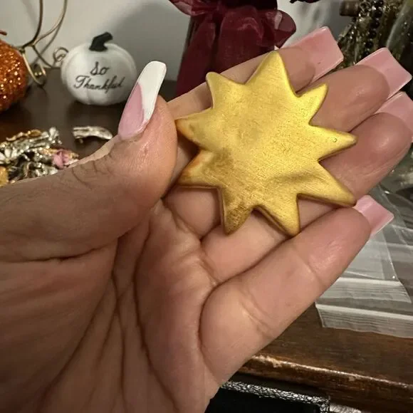 Star VICTORIA'S SECRET Vintage Gold Brooch Pin - Picture 1 of 2